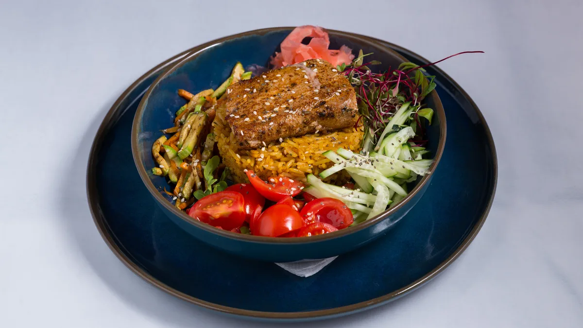 Tuna činija