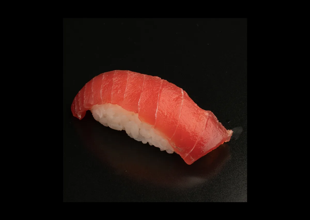 Nigiri tuńczyk z kizami wasabi 2 szt.