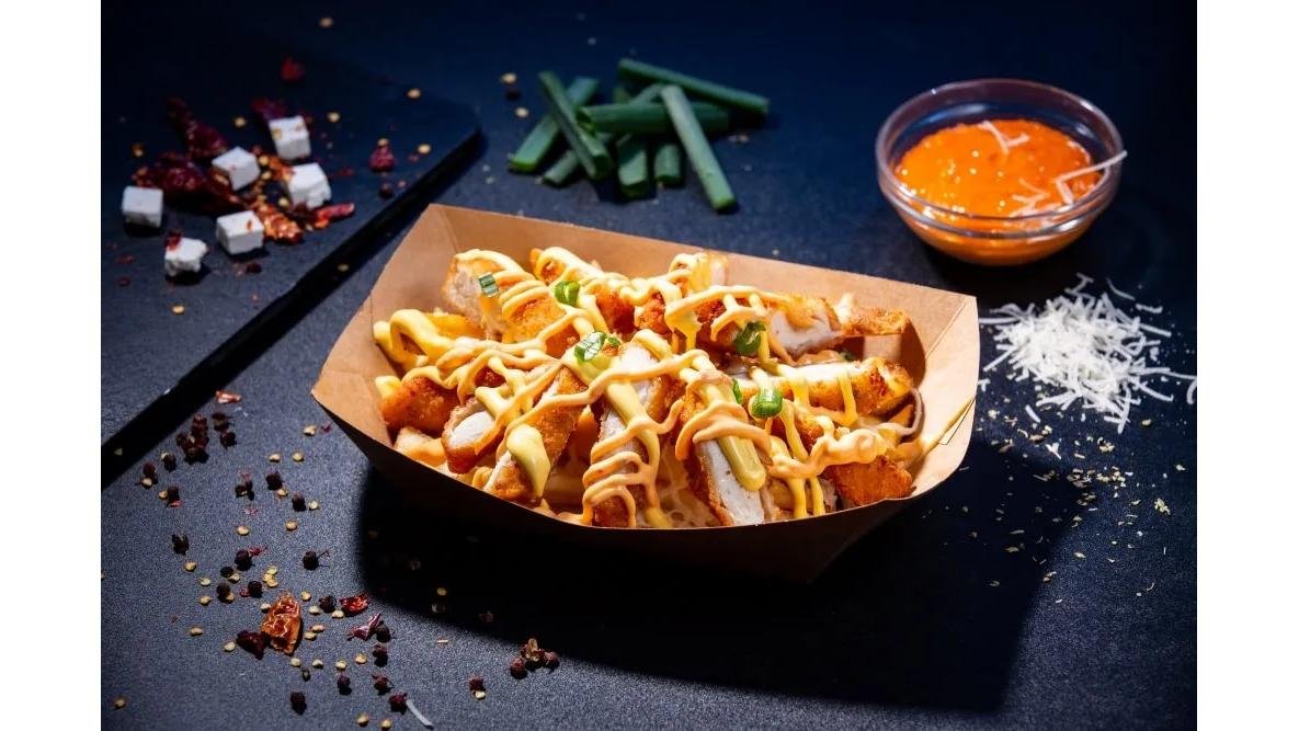 Cheesy fries box cu strips de pui