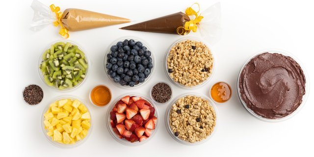 Build-Your-Own Frutta Bowls Bar