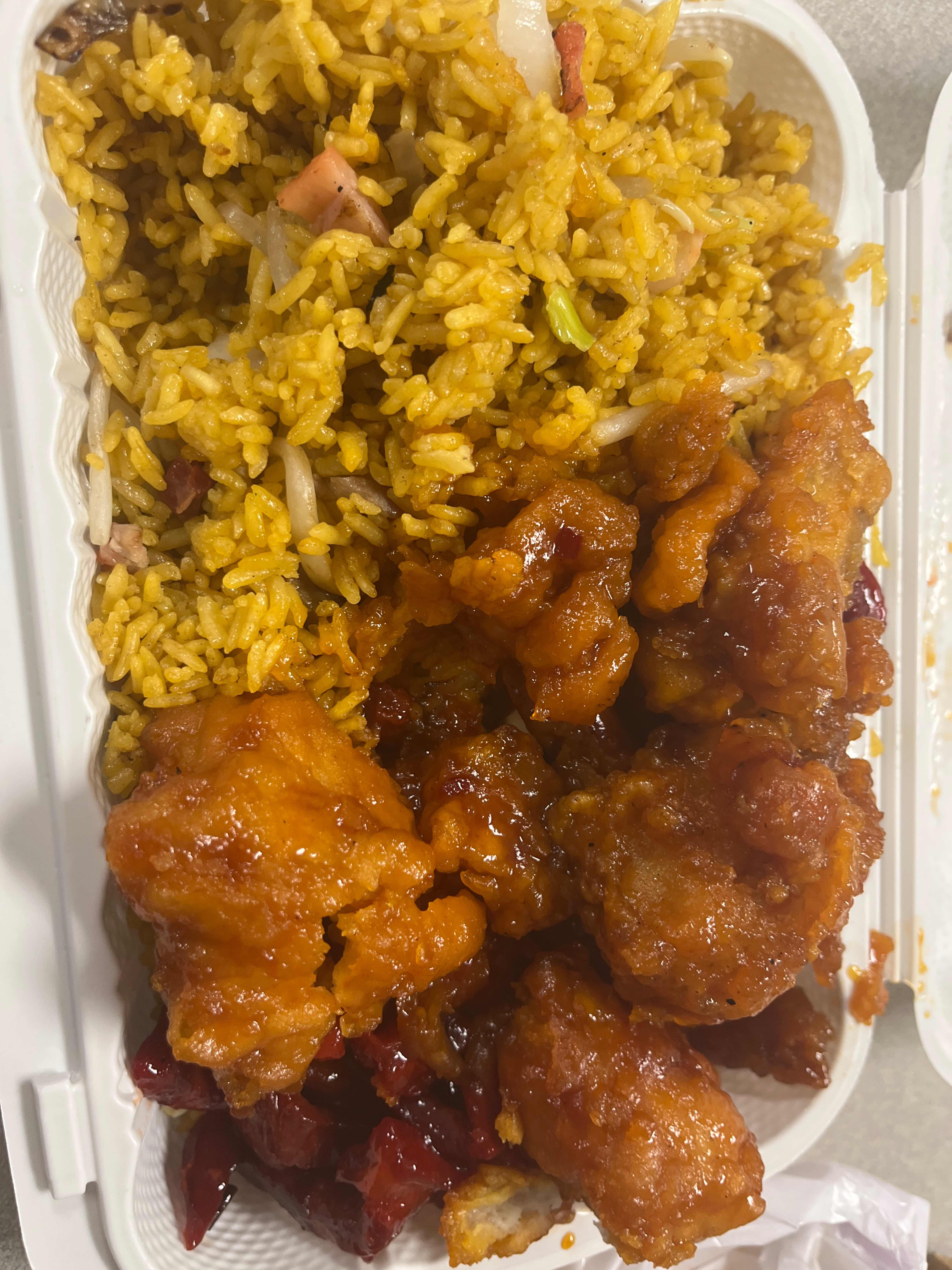 C27. Boneless Spare Ribs and General Tso's Chicken (Hot and Spicy)