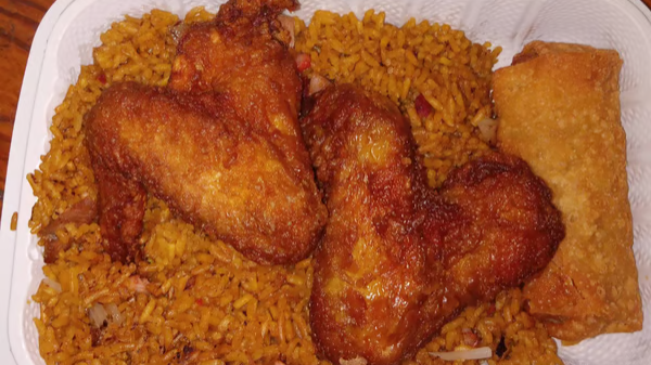 L29. Chicken Wings and Egg Roll
