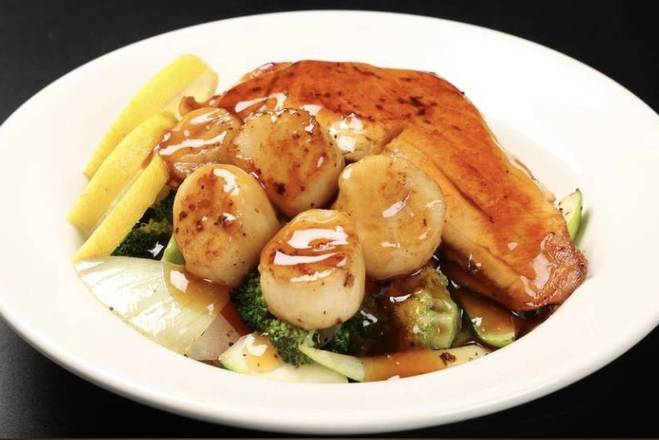 Teppanyaki Salmon and Scallop