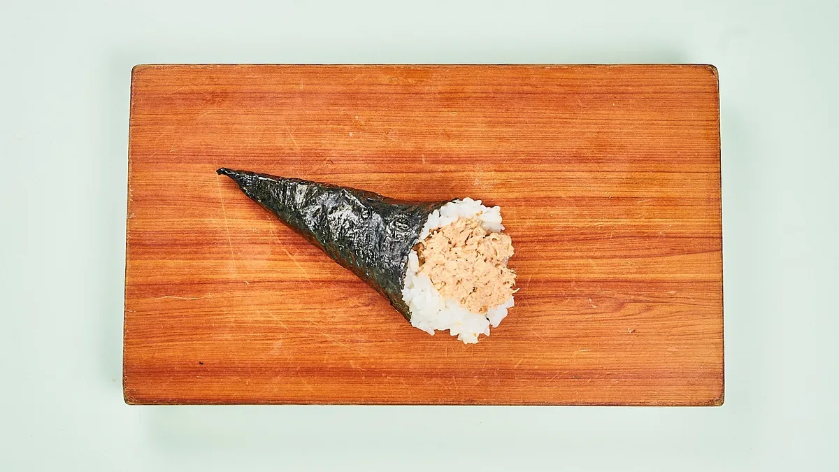 25. Tuna Temaki Sushi