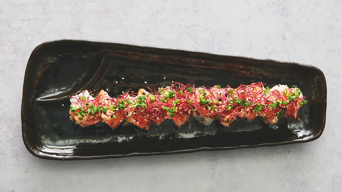 16. Fumi Salmon Roll