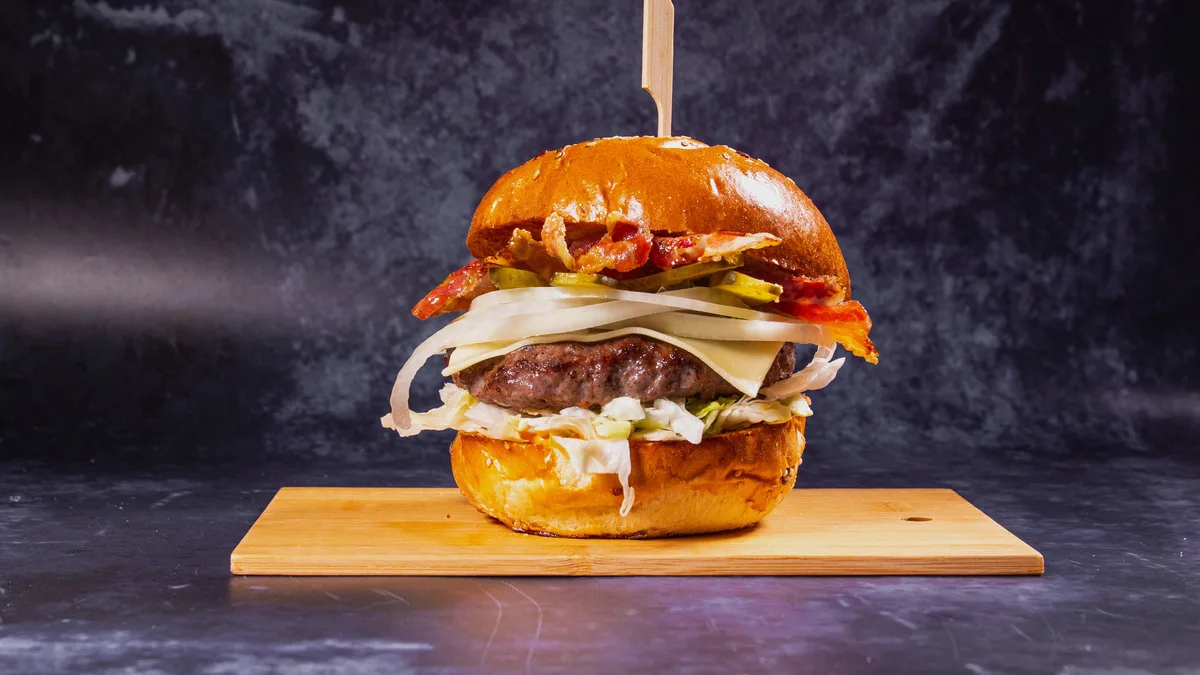 Cheeseburger + pommes 🍔 + 🍟
