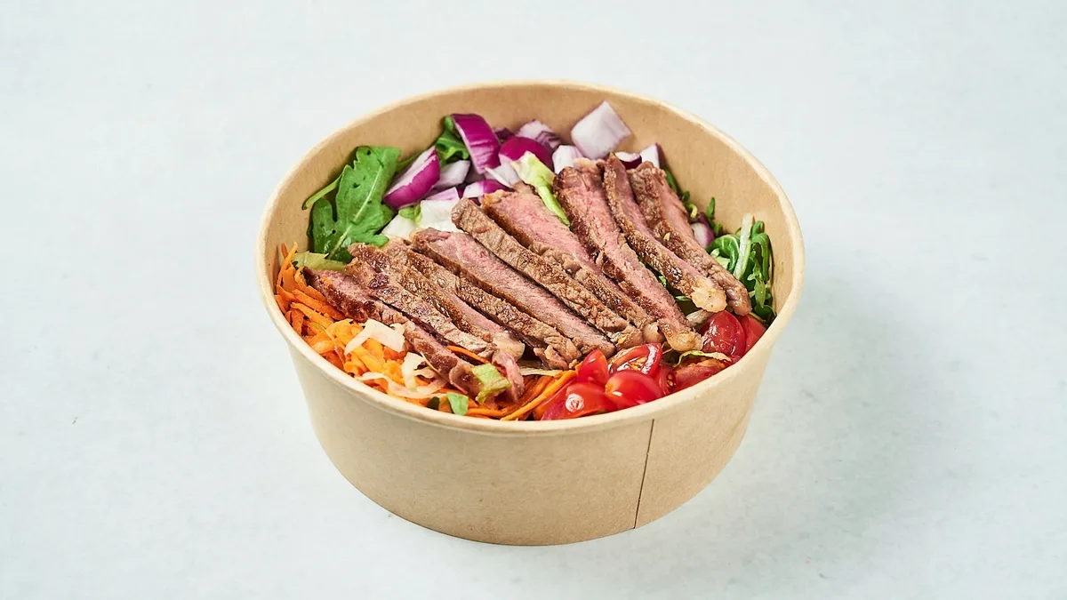 Salata s ramsteakom