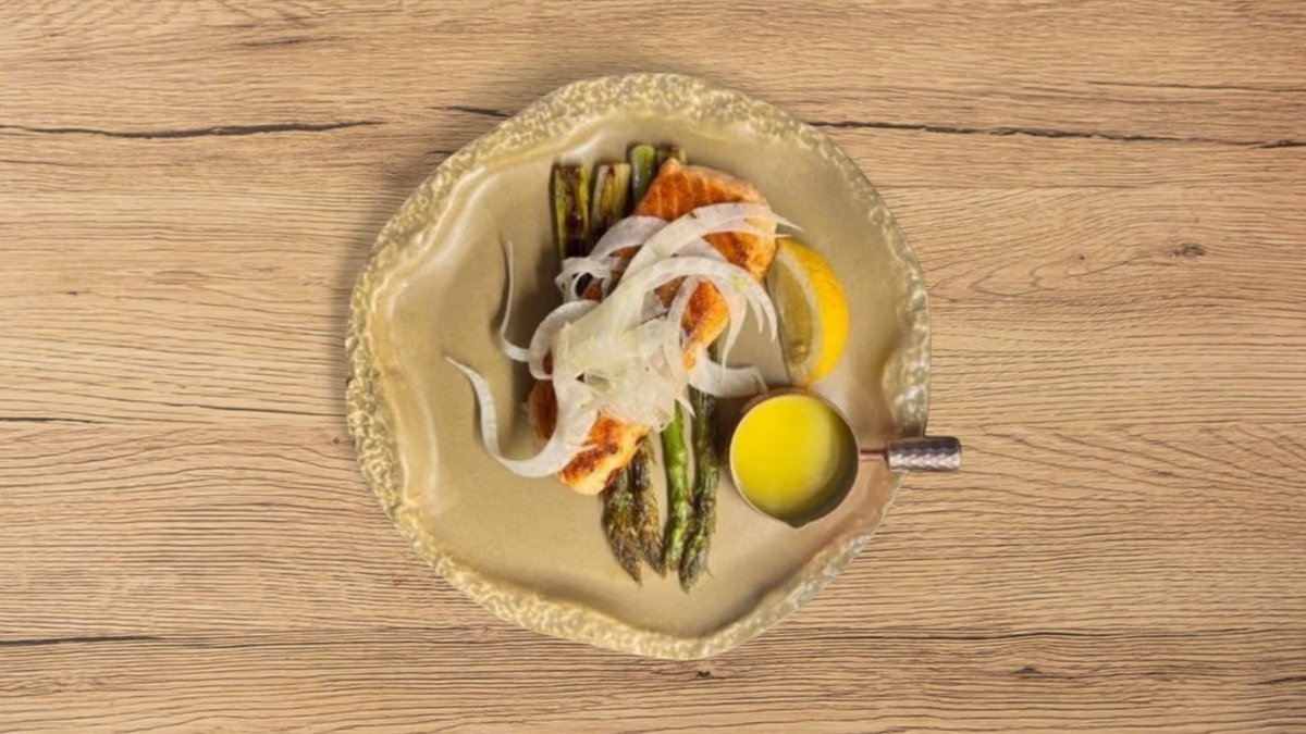 Fileto Salmoni me Asparag