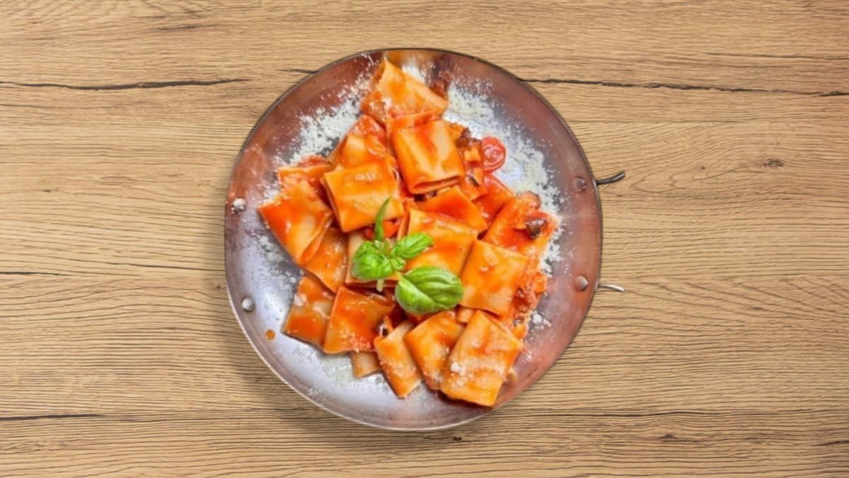 Paccheri me Ragu Oktapod