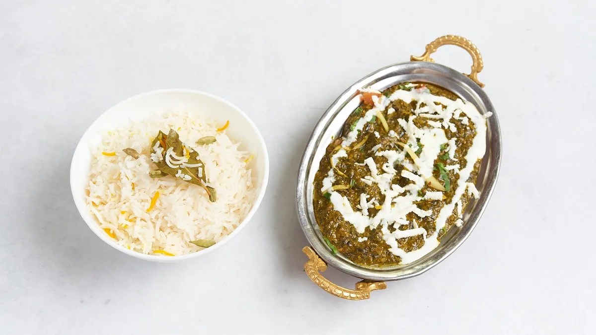 M10 Palak Paneer