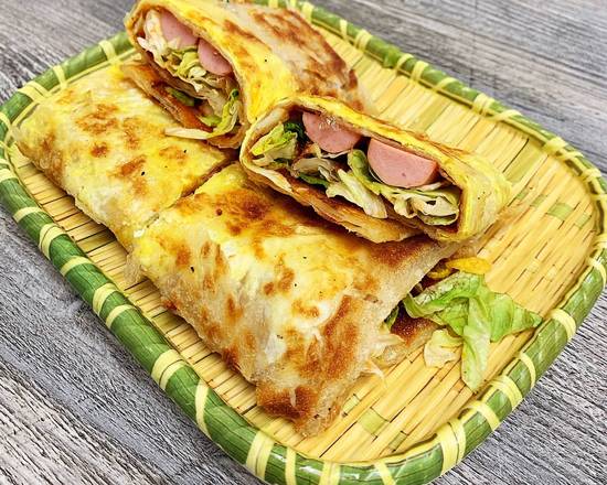 Egg Pancake W/Han and Lettuce 雞蛋灌餅