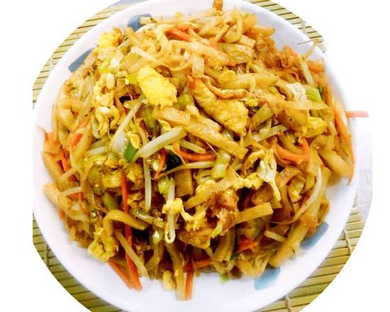 Sauteed Shred Pork and Pancake 肉絲炒餅