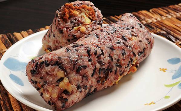Signature Purple Sticky Rice Roll 招牌紫米飯糰
