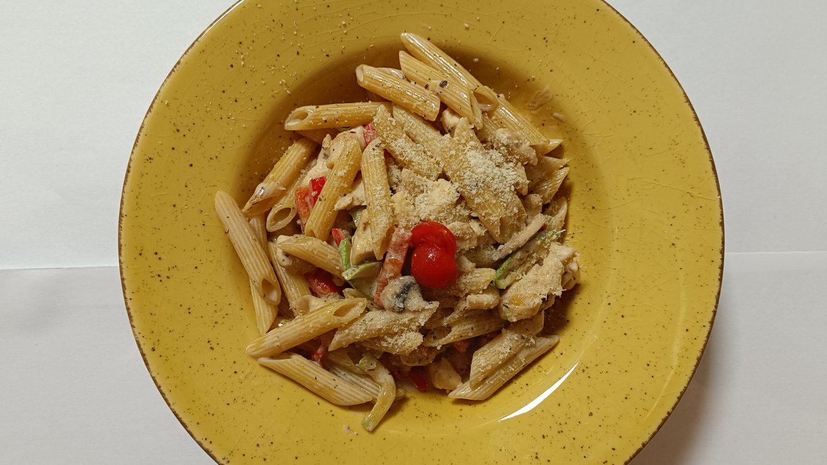 Pasta sa ćuretinom