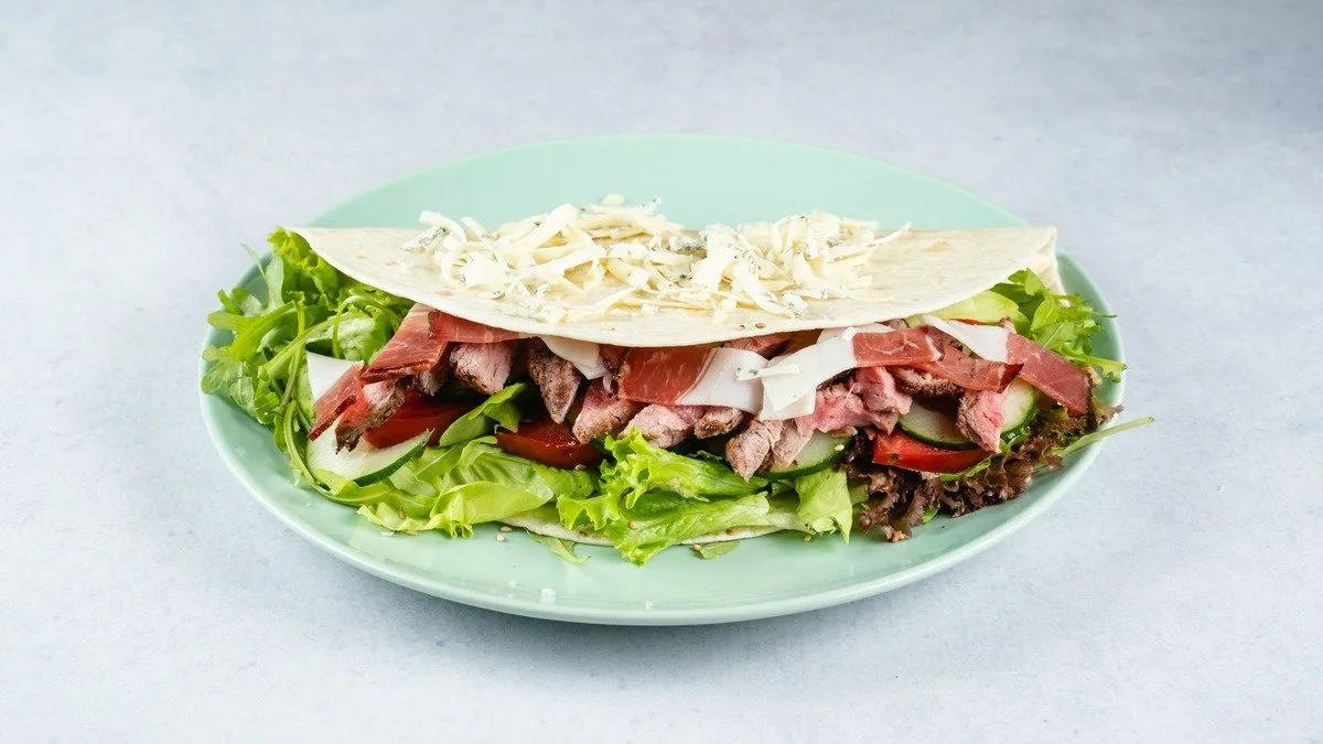 Tortilja biftek salata