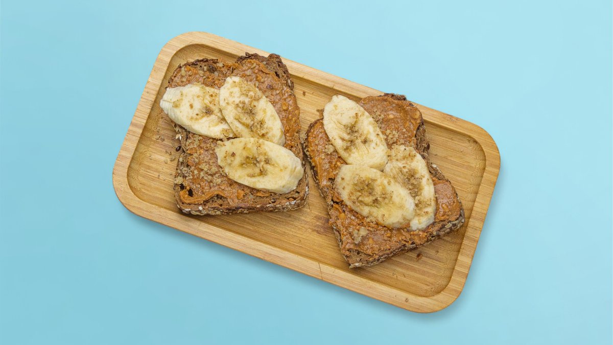 Tost Integral me Gjalp Kikiriku and Banane