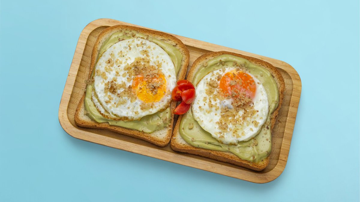 Tost me Avocado and Vezë të Fërguara