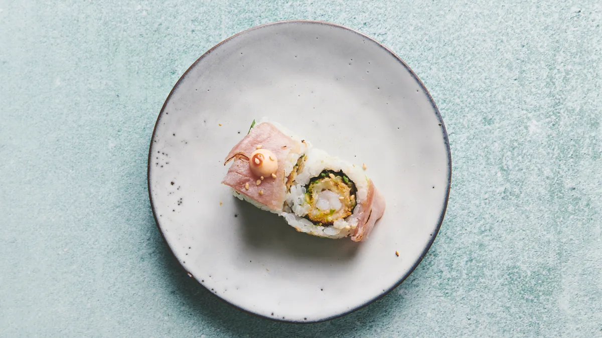 Special Maki Tempura Deluxe Flamberet Tun Roll