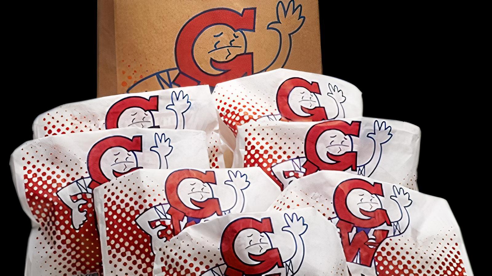 7 Cheesburgers + 2 Fries