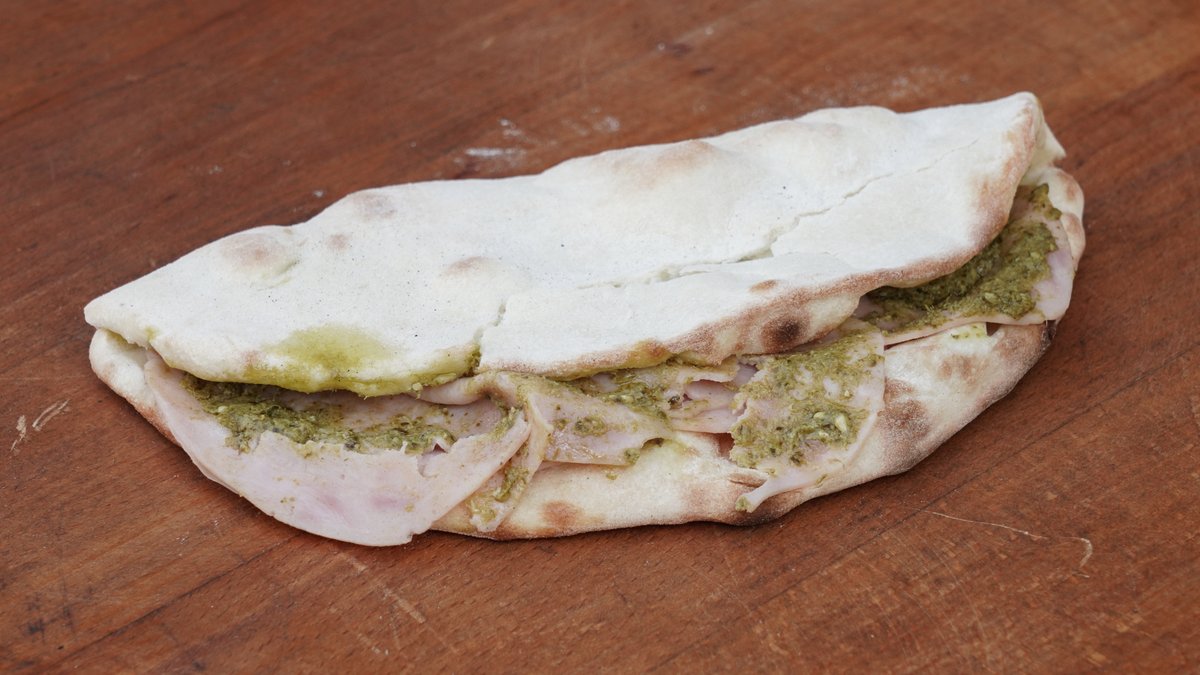 Šunka pesto sendvič