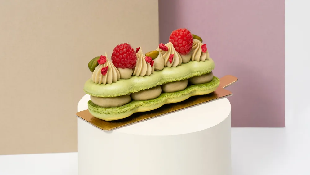 Pisztáciás málnás macaron (G)