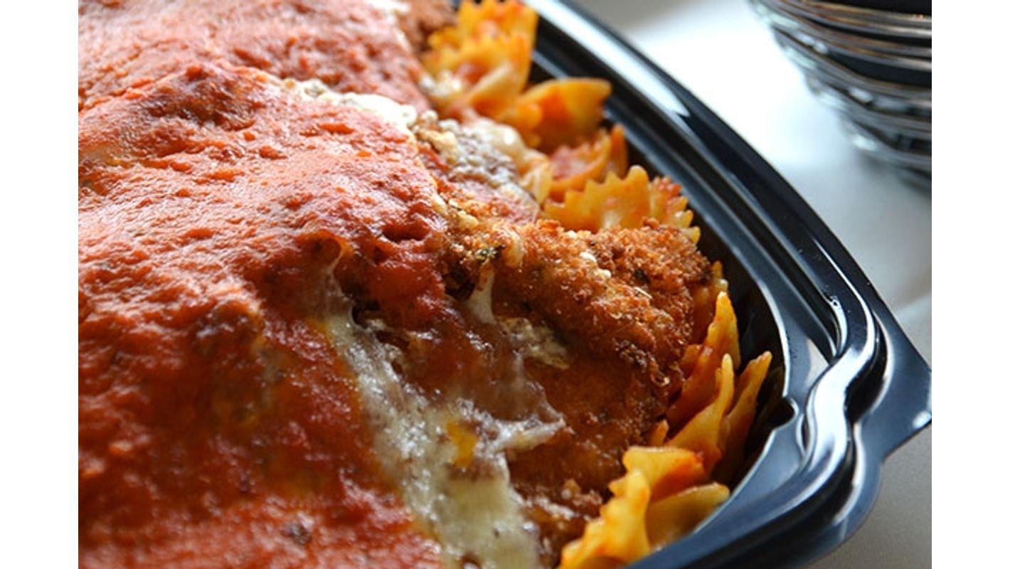 Family Chicken Parmesan Feeds 2-4