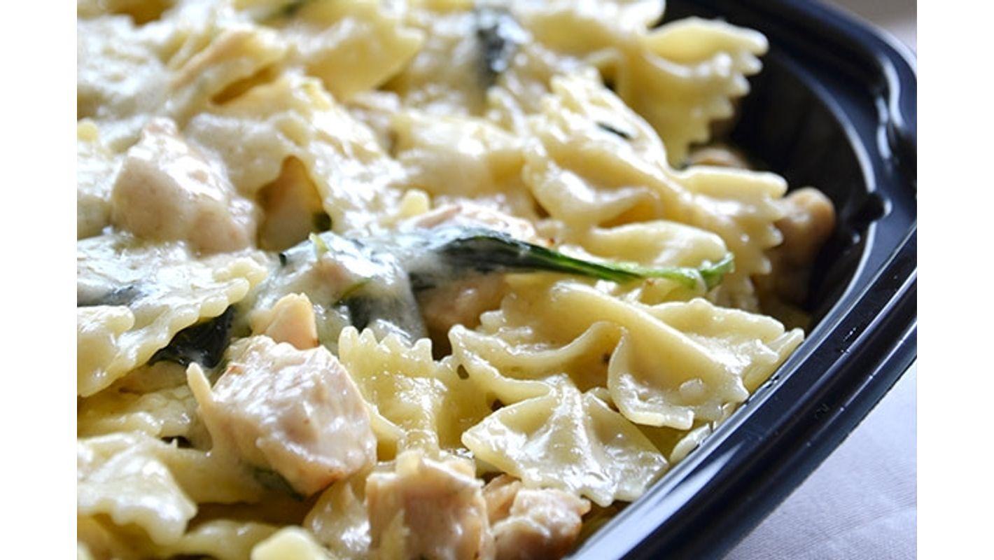 Family Grilled Chicken Farfalle Alfredo Feeds 2-4