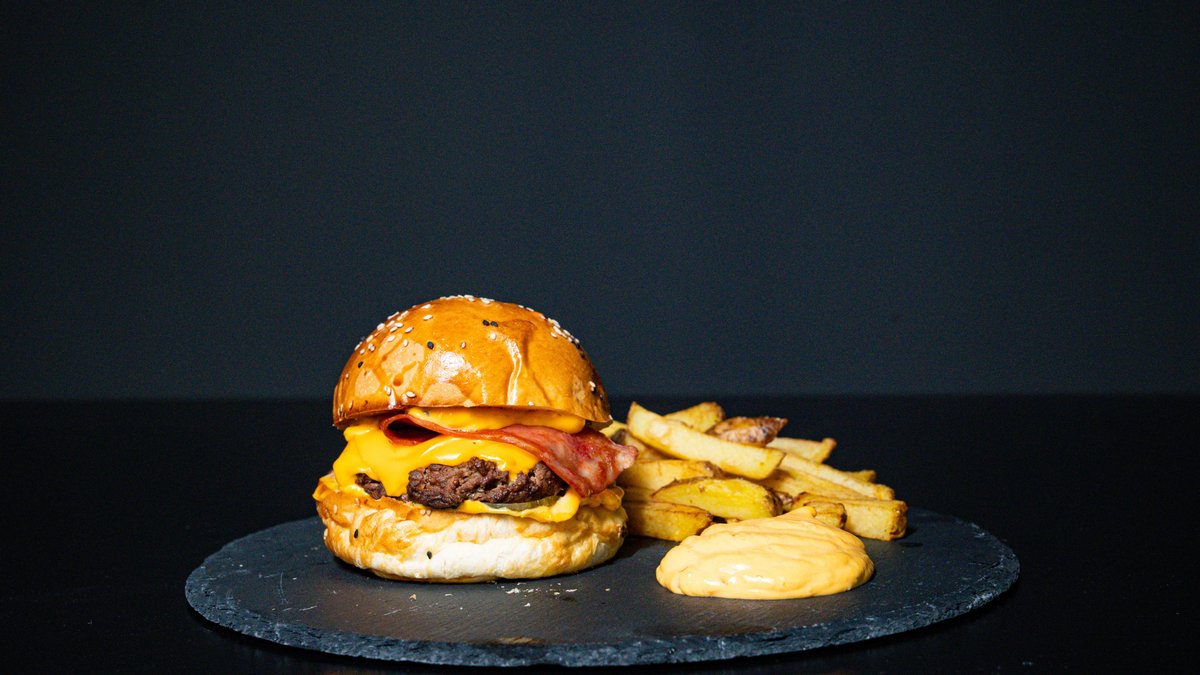 Dublu cheesy burger