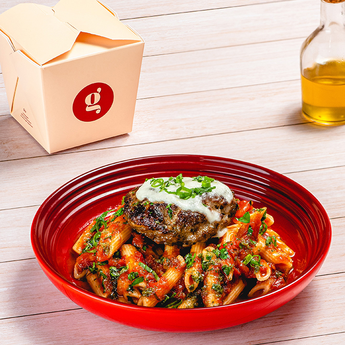 Penne Pomodoro com Polpettone Cremoso