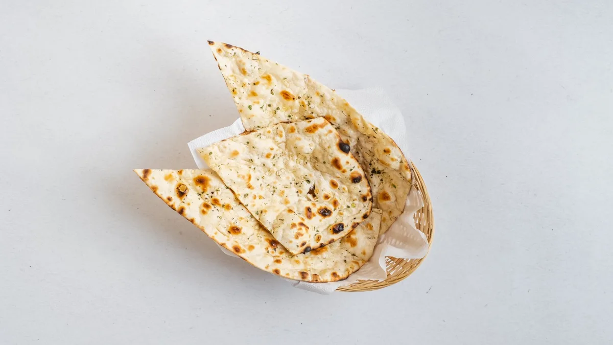 Česnekový naan