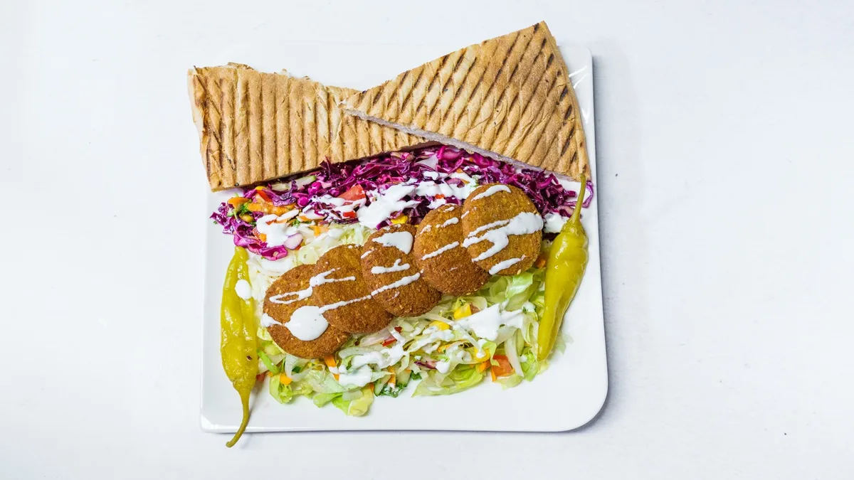 Falafel talíř