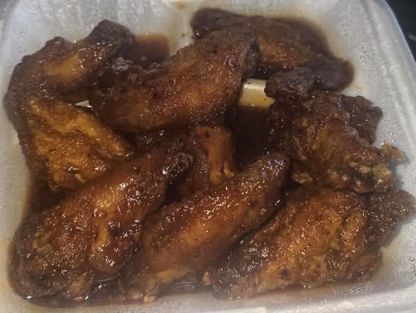 Chicken Wings with Garlic Sauce