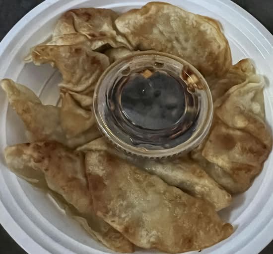 Fried Dumplings (8 pcs)