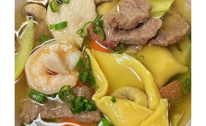 26.House Special Wonton Soup(For 2)-本楼云吞汤(2人份)