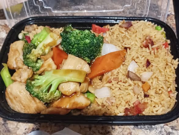 Chicken with Broccoli Combo