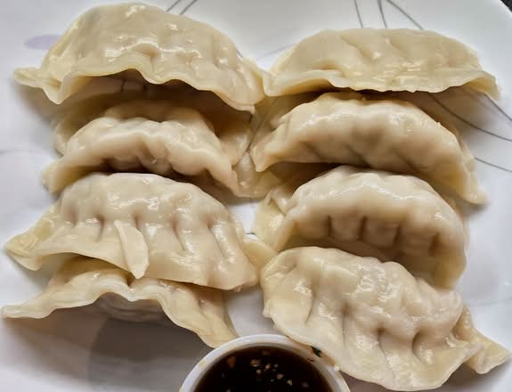 Steamed Dumplings (8 pcs)