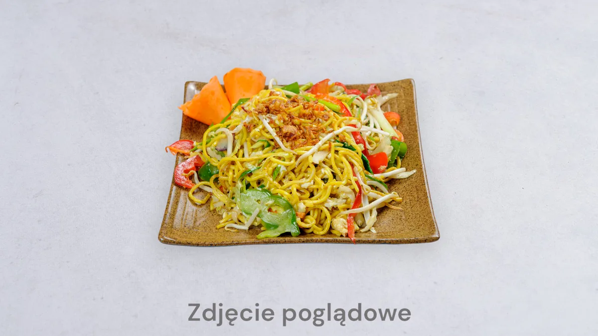623 - Smażony makaron z warzywami