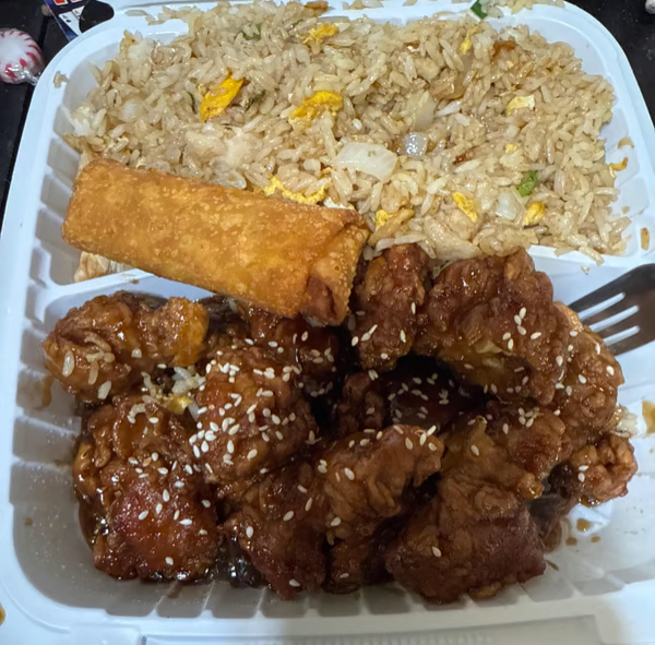 C21. Sesame Chicken Combination Plate