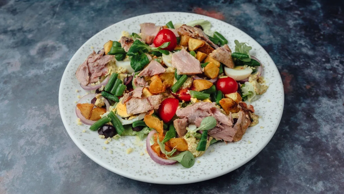 Salata sa grilovanom tunom