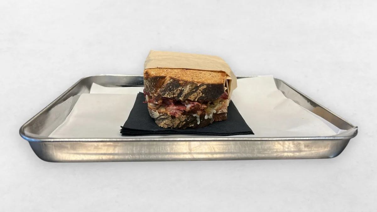 Pastrami Classic Sandwich