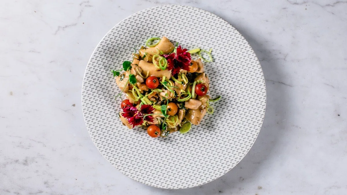 Delicious gnocchi with marinated chicken and vegetables