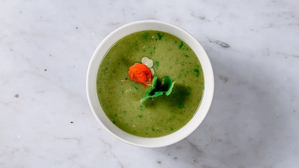 Green pea soup (image is symbolic)