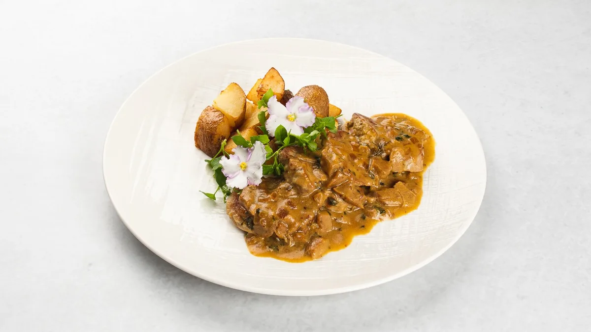 Pork tenderloin with mushrooms and roasted potato