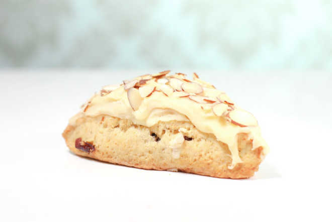 Scone de arandanos y almendras