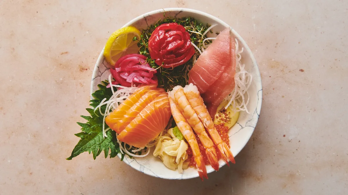 12 Deluxe Sashimi