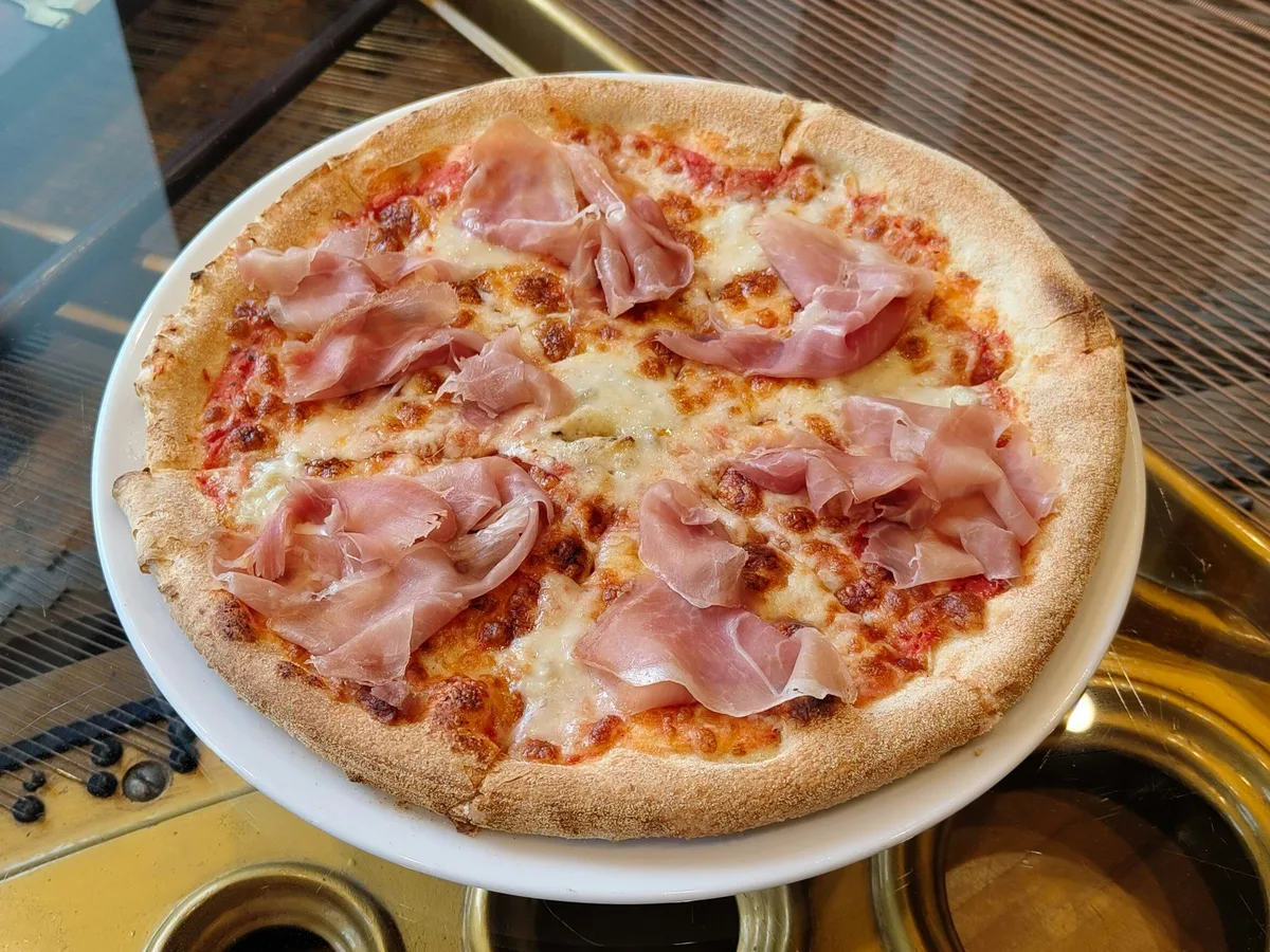 Pizza Camilla