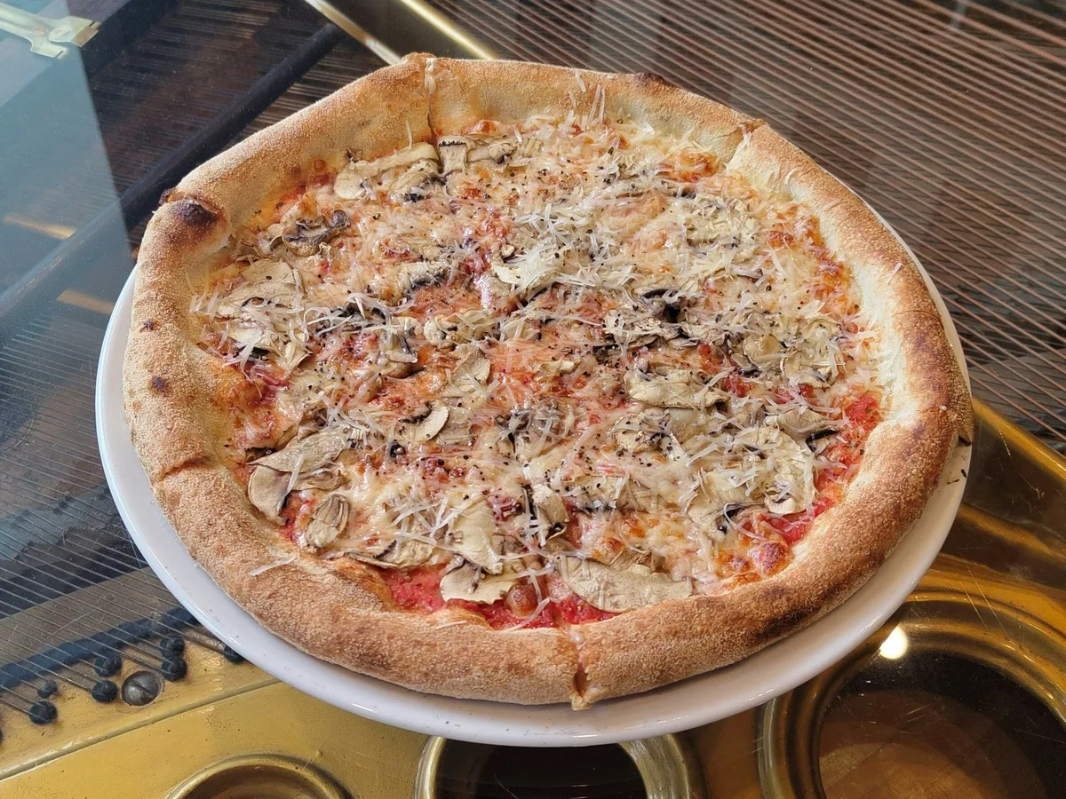 Pizza Funghi