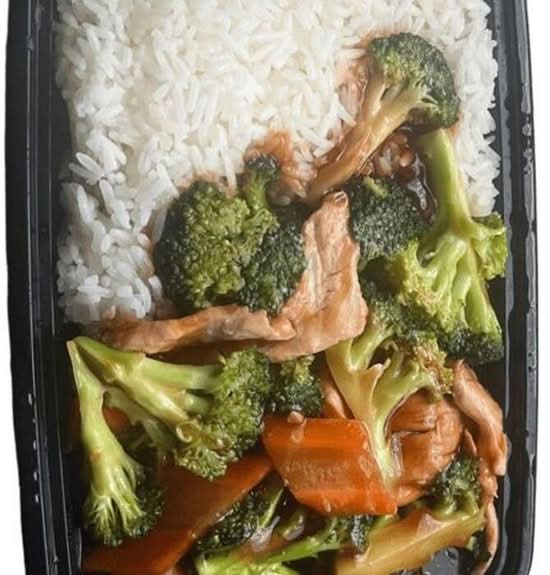 C10. Chicken with Broccoli Comb