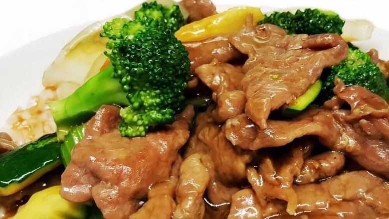 C16. Beef with Mixed Vegetable