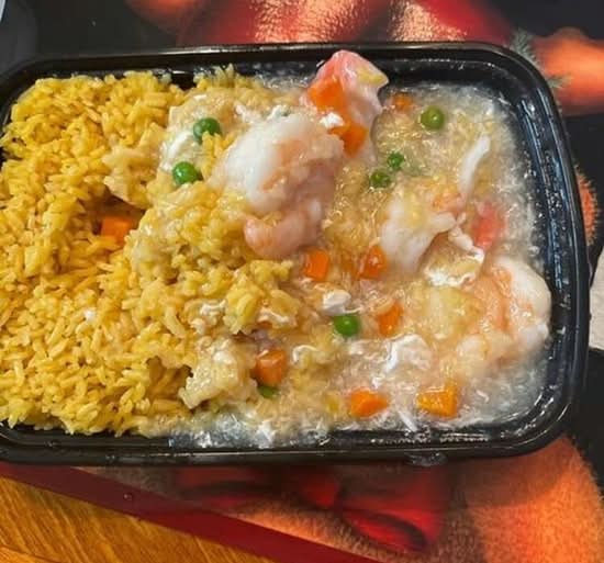 C8. Shrimp with Lobster Sauce Comb